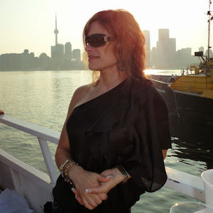 Meet your Posher, Elizabeth